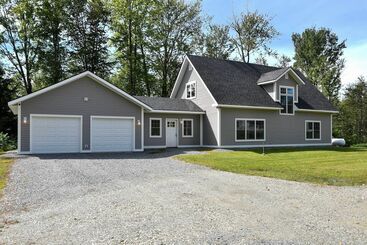 Hus på landet Cozy Vermont Escape   Near Golfing & Skiing!