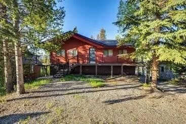 Mökkimajoitus Hot Tub & Mtn Views: Waterfront Grand Lake Cabin!