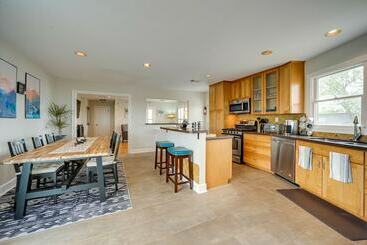 بيت ريفى Pet Friendly Texas Retreat W/ Deck & Gas Grill!