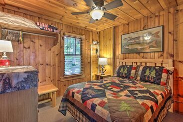 بيت ريفى Quaint & Cozy Lake Cabin W/ Dock & Beach Access!