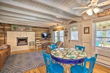 コテージ Riverfront Home W/ Fire Pit + Deck In Lansing