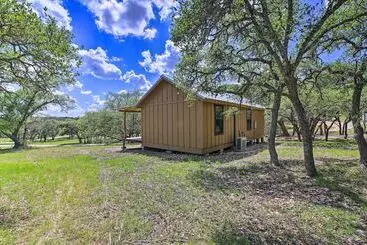 コテージ Rustic Chic Country Cabin   10 Mi To Main Street!