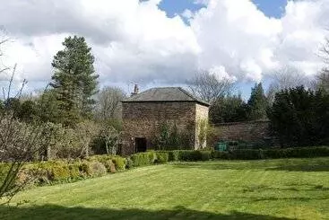コテージ A Quirky Garden Building In An Orchard