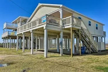 コテージ Surfside Beach House W/ Scenic Ocean Views & Deck!