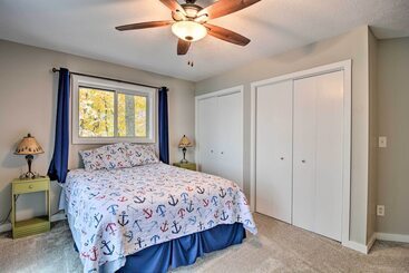 별장 Rapid City Home On Torch Lake W/ 2 Fireplaces!