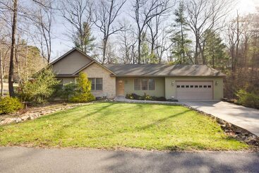 コテージ Charming Massanutten Resort Home W/ Grill!