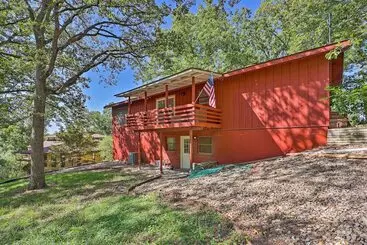 Mökkimajoitus Dog Friendly Bella Vista Home W/ Grill + Deck