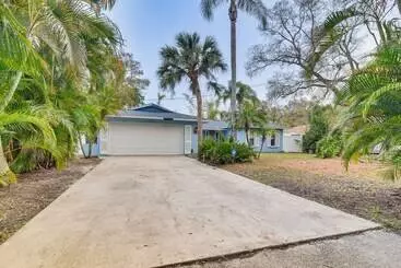 Landhus Vibrant Largo Home: Heated Pool, Lake Views!