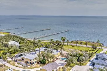 コテージ Coastal Cove  W/ Private Deck, 4 Mi To Beach