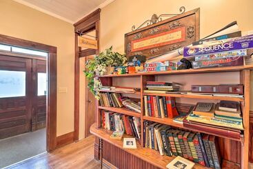 بيت ريفى Creekfront Yellville Manor W/ Parlors & Fire Pit!