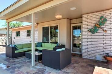 コテージ El Paso Smart House: Backyard   12 Mi To Downtown