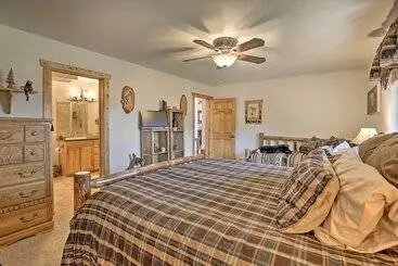 コテージ Deck, Bar & Mtn Views: Grand Granby Retreat!