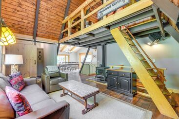 コテージ Inviting A Frame Cabin W/ Saltwater Hot Tub!