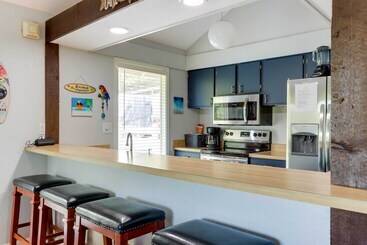 קוטג'' Hot Tub & Deck: Margaritaville Resort Retreat!