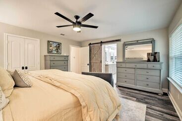 بيت ريفى Modern Montgomery Home W/ Backyard, Deck, & Grill