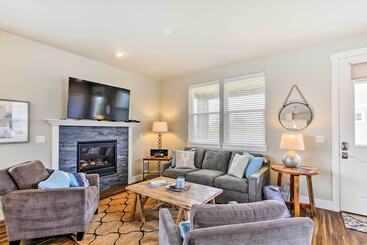 Dom wiejski Ocean Shores House W/ Hot Tub   Walk To Beach