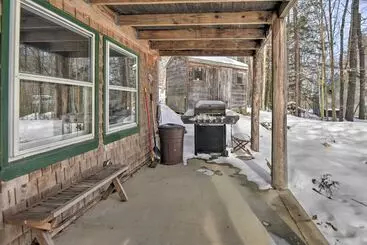 Mökkimajoitus Rustic Madison  Treehouse  Cabin With Game Room!