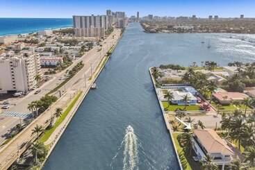 茅舍 Intercostal Beauty With Heated Pool + Spa!