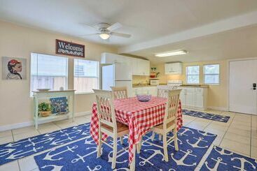 Surfside Oceanfront Cottage W/ Beach Access!