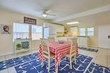 Surfside Oceanfront Cottage W/ Beach Access!