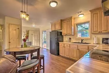 Mökkimajoitus Waterfront Cabin W/ Hot Tub On Tuckasegee River!