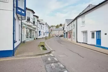 Cabane Fantastic 1bd Hideaway, 2 Minutes To The Sea