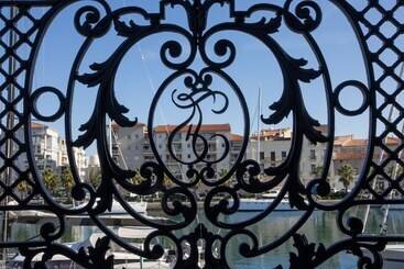 هتل آپارتمان Les Clés Secrètes