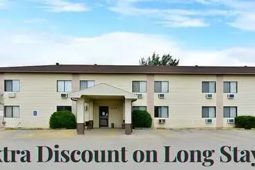 Oyo Hotel Pipestone Mn, Canterbury Park