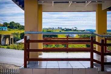 بنسيون Emampingeni Lodge