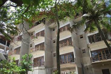 Hotell Aussie Swiss Beach Resort