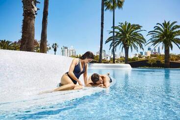 Отель Crown Towers Perth