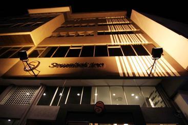 Hotel Zamburger Cheese