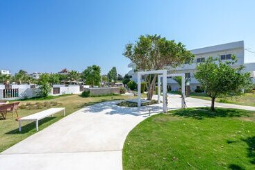 هتل آپارتمان Stamos