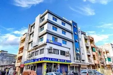 Fabhotel Raj Palace I