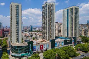 Starway Hotel Nanchang Honggu Middle Avenue Qiushui Square