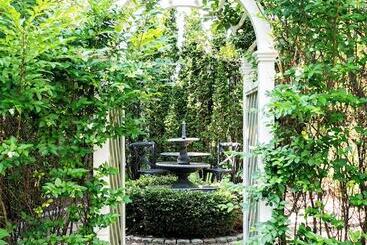 فندق فئة نجمة واحدة The Swain House At 21 Broad