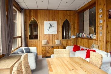 اقامتگاه Résidence Alpina Lodge By Valdiski