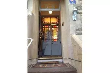 تختخواب و صبحانه No. 3