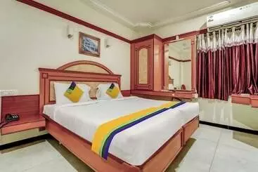 Itsy Hotels Coastal Grand Sathyam
