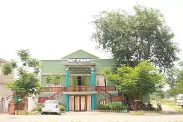 Istaqbal Hotel Mukki