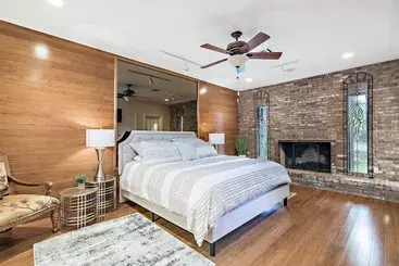 Mökkimajoitus Sunny Waterfront Home By West Palm W/ Hot Tub!