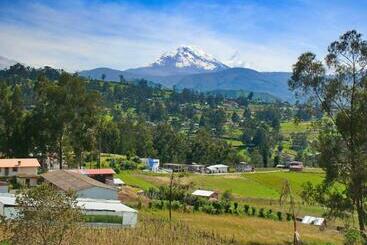 호스텔 El Terreno Community Hostal