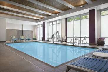 Отель Home2 Suites By Hilton Eugene Downtown University Area