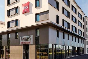 هتل Ibis Saint Quentin En Yvelines Velodrome