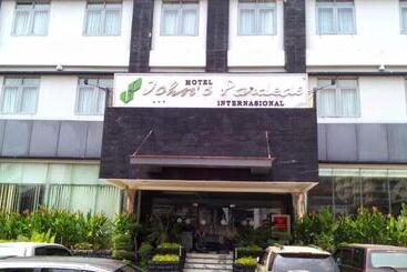 Otel Johns Pardede International