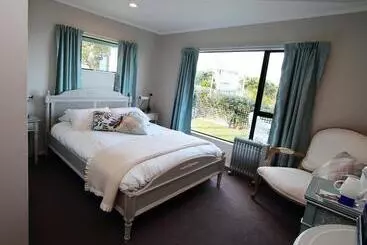 Pacific View Bed And Breakfast