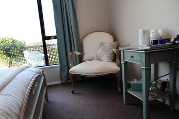 Pacific View Bed And Breakfast