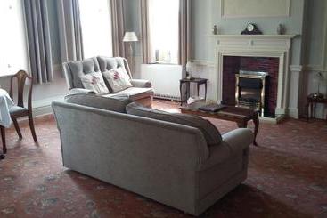 Turistihuoneistot Sutton Hall Resort