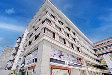 Oyo Flagship Hotel Laksh View