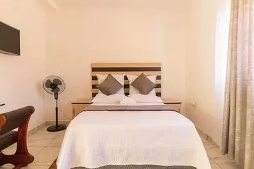ペンション Meredale Lodge